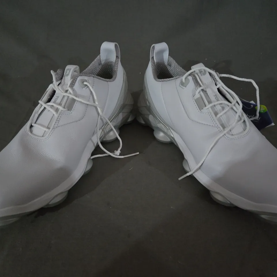 BOXED PAIR OF FOOT JOY GOLF SHOE SIN WHITE/GREY UK SIZE 8