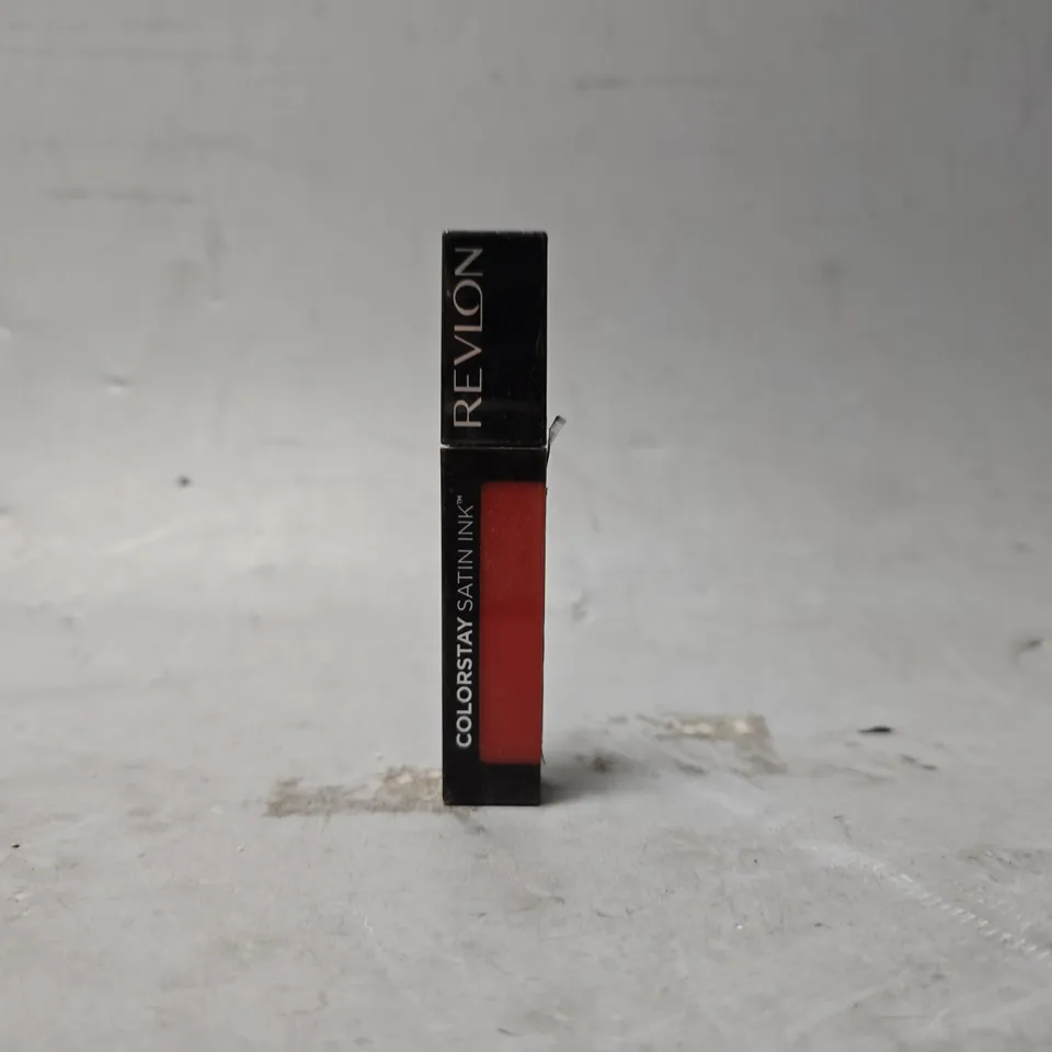 BOX OF APPROIXMATELY 100 REVLON COLOUR STAY SATIN INK 014
