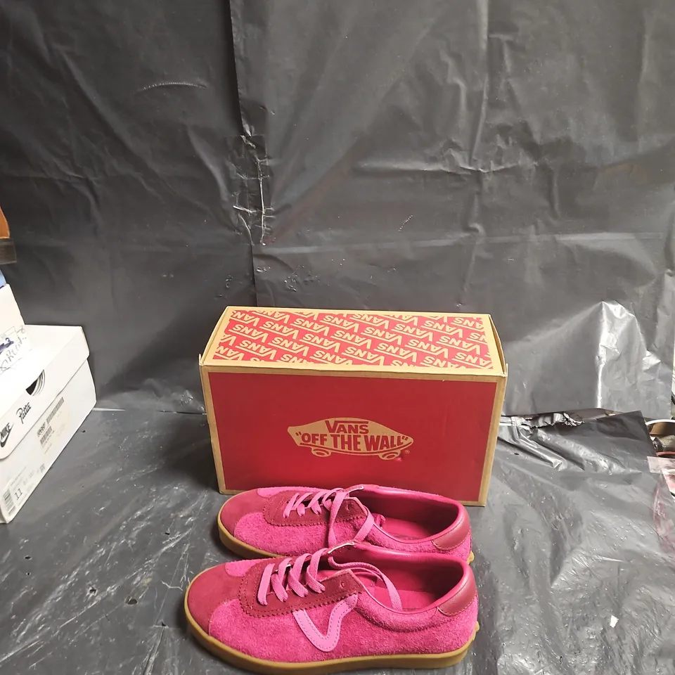 VANS SPORT LOW SNEAKERS – RASPBERRY ROSE, UK 6 (US MEN 7)