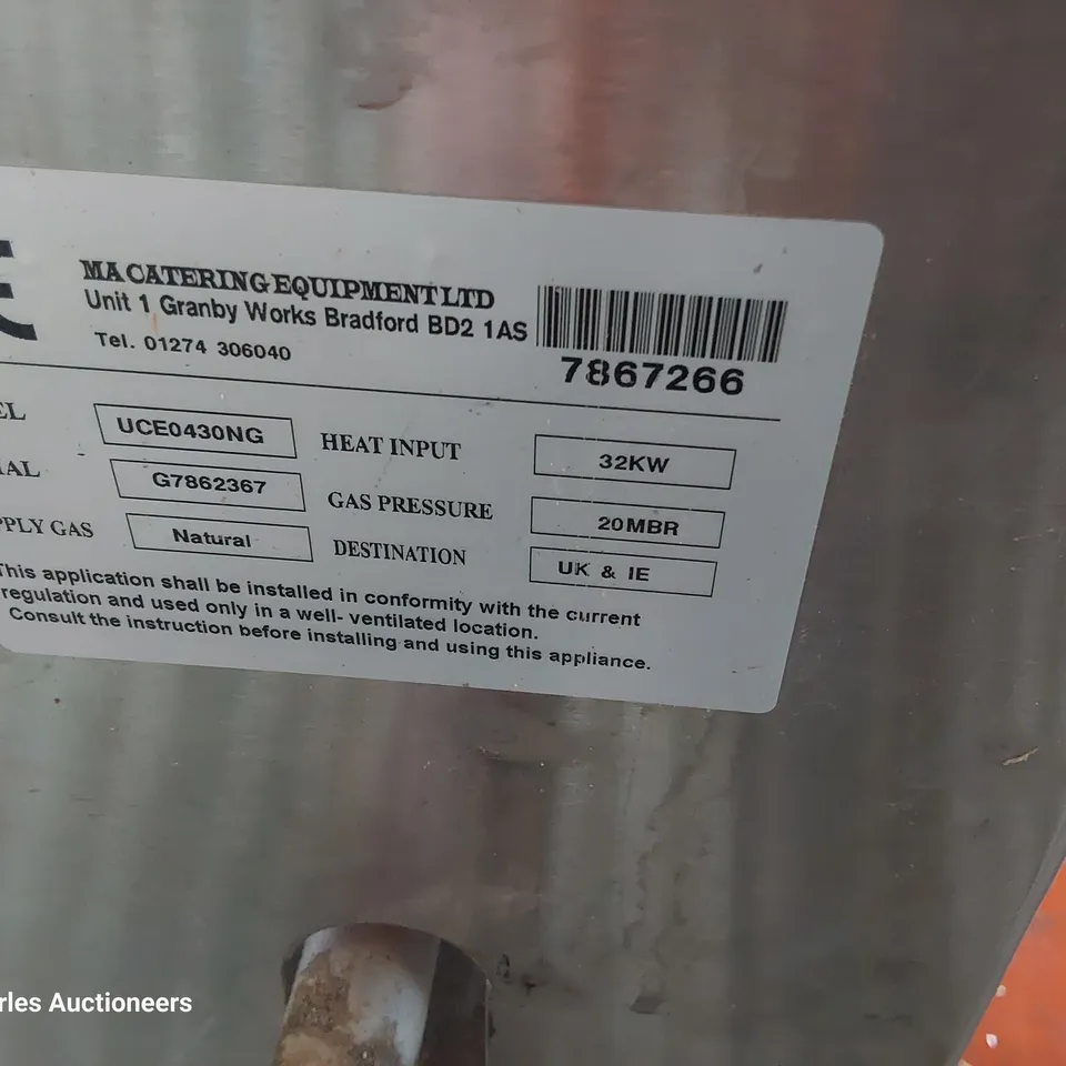 UNIQUE GAS FIRED 4 BURNER CHARCOAL GRILL Moel UCE0430MG