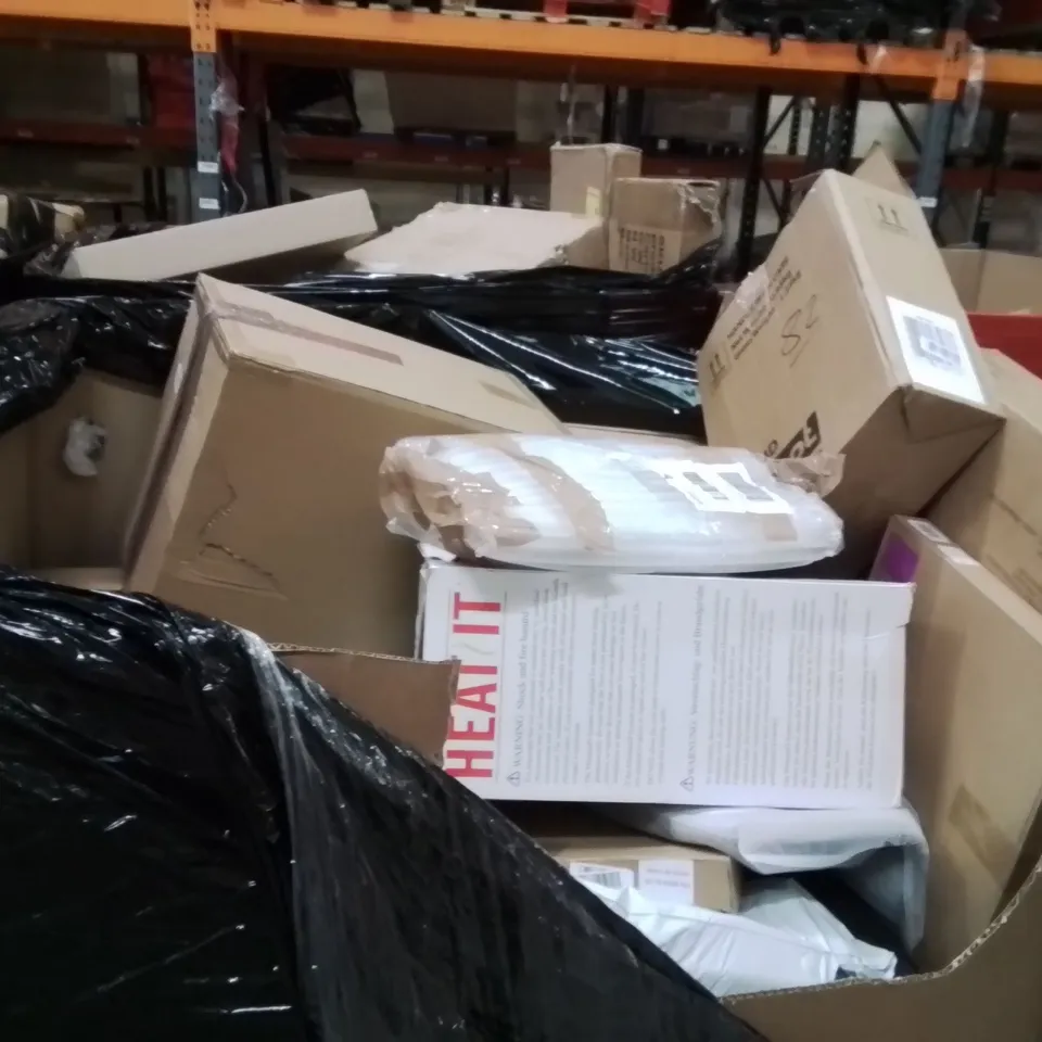 PALLET OF ASSORTED HOUSEHOLD GOODS AND PRODUCTS TO INCLUDE;MOUSE MAT,SCREEN PROTECTOR,RETRACTABLE SAFETY GATE 