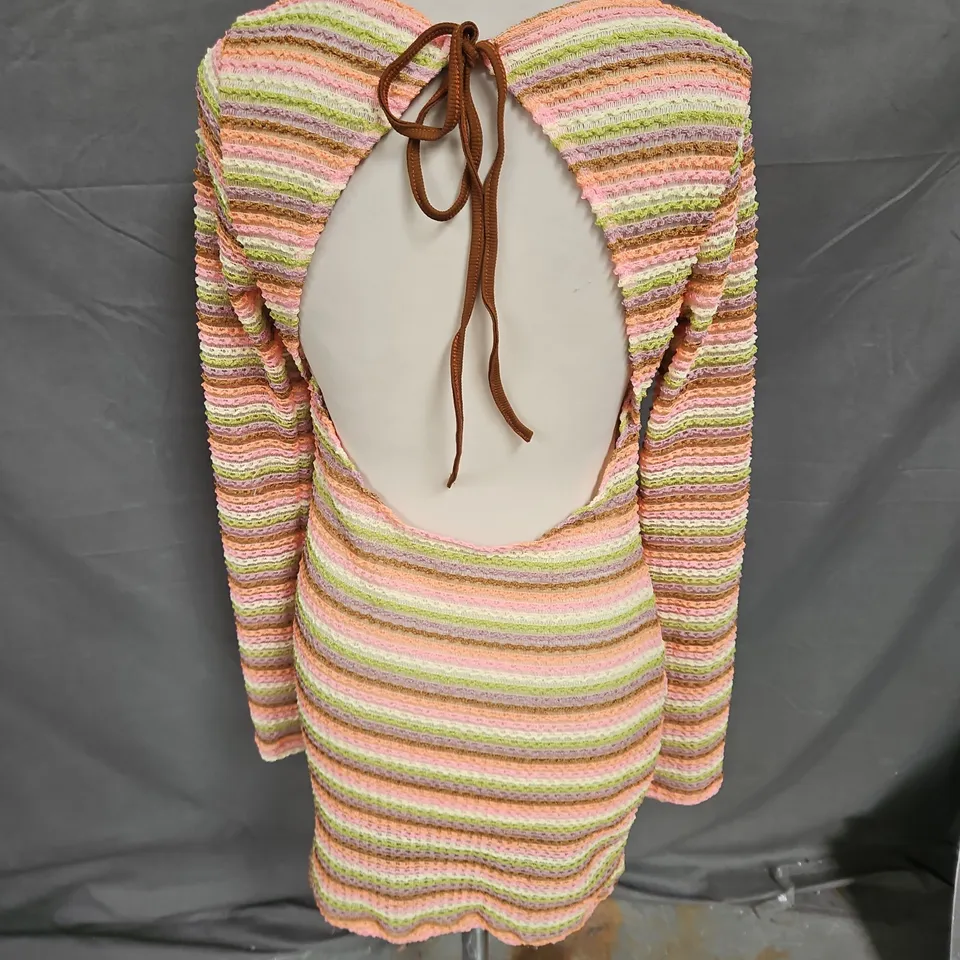MISSGUIDED BACKLESS DRESS IN MULTI SIZE L