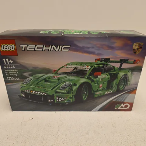LEGO TECHNIC PORSCHE 911 GT3 R 42224