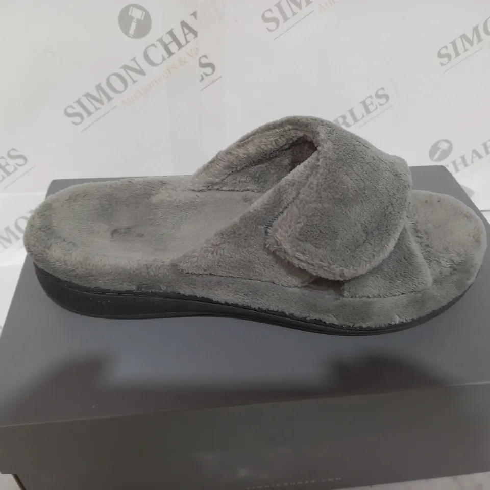 VIONIC INDULGE RELAX GREY SLIPPERS UK SIZE 5