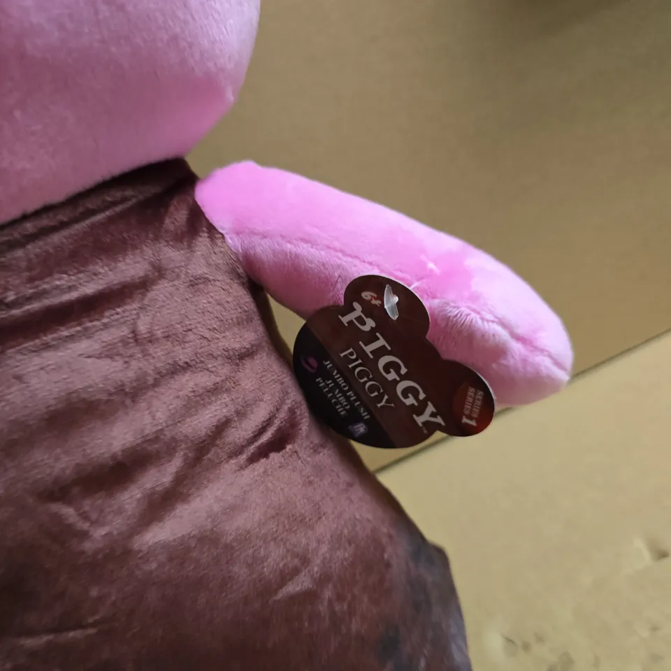 PIGGY PLUSHIE