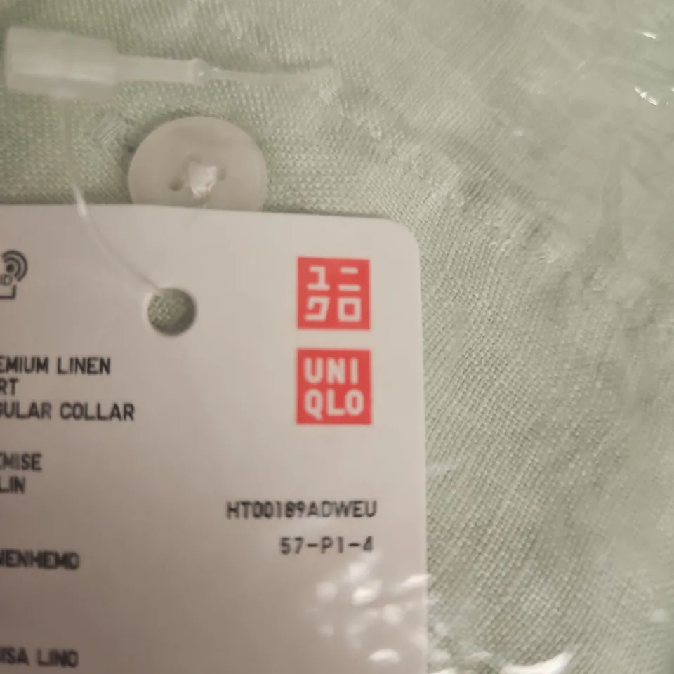 UNIQLO LINEN SHIRT – LIGHT GREEN, SIZE L