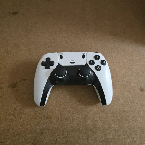 WHITE WIRELESS GAME CONTROLLER WITH A/B/X/Y FACE BUTTONS – GENERIC