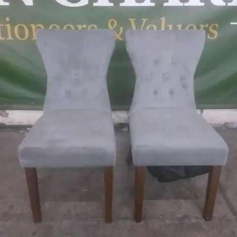 SET OF 2 BEWLEY GREY VELVET BUTTON BACK DINING CHAIR (DARK OAK LEG)