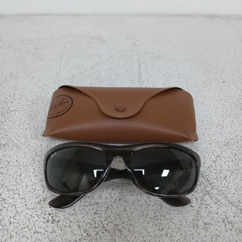RAY-BAN SUNGLASSES WITH BROWN CASE