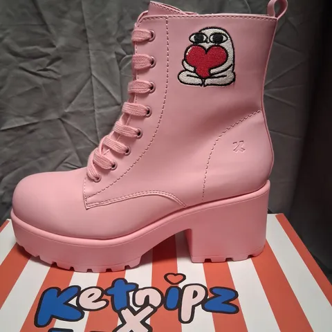 BRAND NEW BOXED KETNIPZ X KOI LOVE URSELF KETNIPZ LACE UP BOOTS PINK SIZE 9
