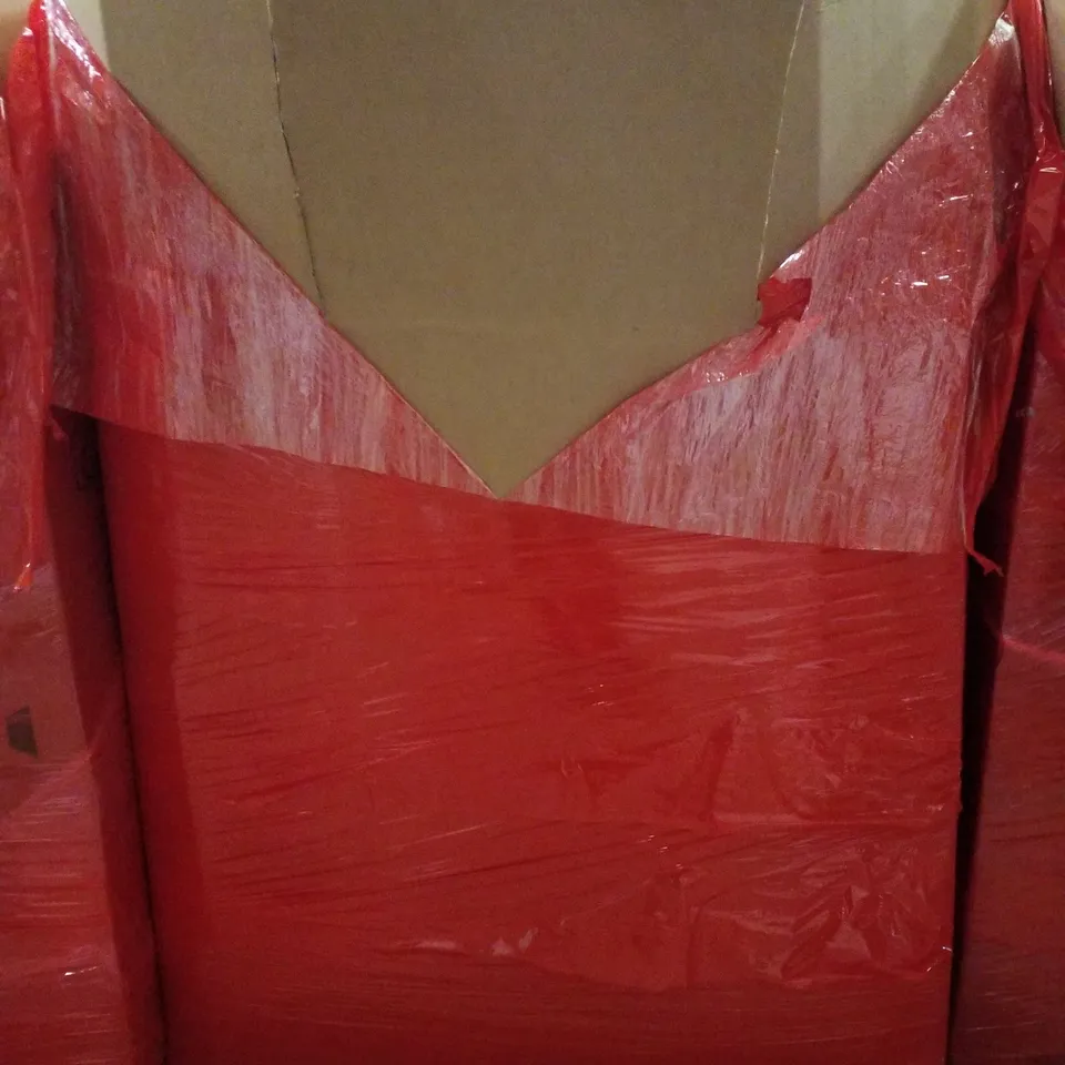 PALLET CONTAINING ASSORTED PRODUCTS INCLUDING ROLLER SKATES, RETRACTABLE SAFTEY GATE, PLUNGER, UNIVERSAL STACKING KIT, LANDSCAPE WEED BARRIER & CHAIR HEADREST