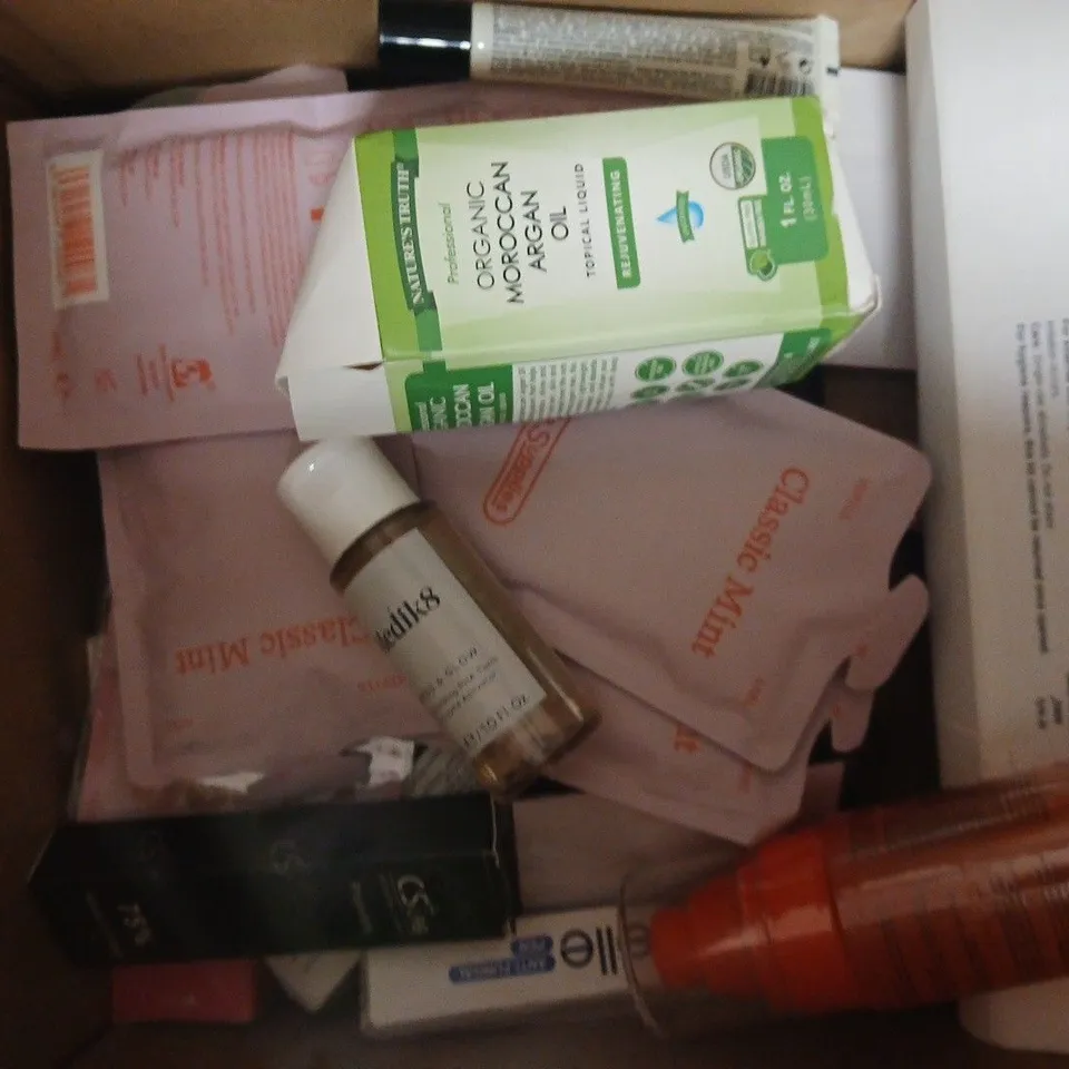 APPROX 12 ASSORTED BEAUTY PRODUCTS TO INCLUDE L'OREAL FILLER CREAM, MBM BLURSH, YAFEI CURLING STICK, ETC
