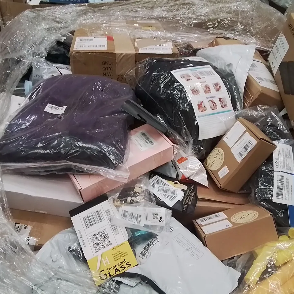 PALLET CONTAINING A LARGE QUANTITY OF HOME,PET,FASHION,GARDEN ESSENTIALS TO INCLUDE;GIFT BAGS,GLASS TEMPERED PROTECTER,BACKPACK