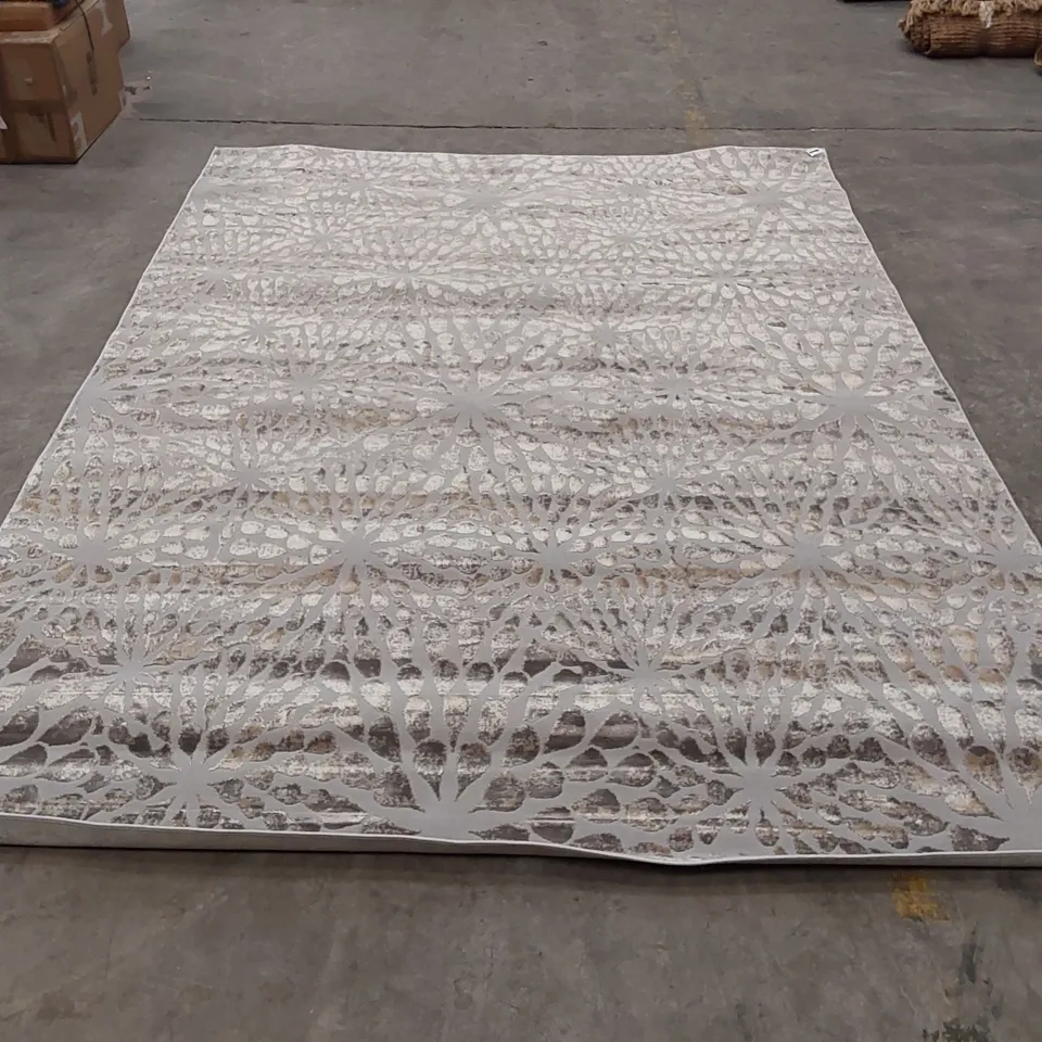 WILBRAHAM ABSTRACT MACHINE WOVEN RUG - 240 x 320cm