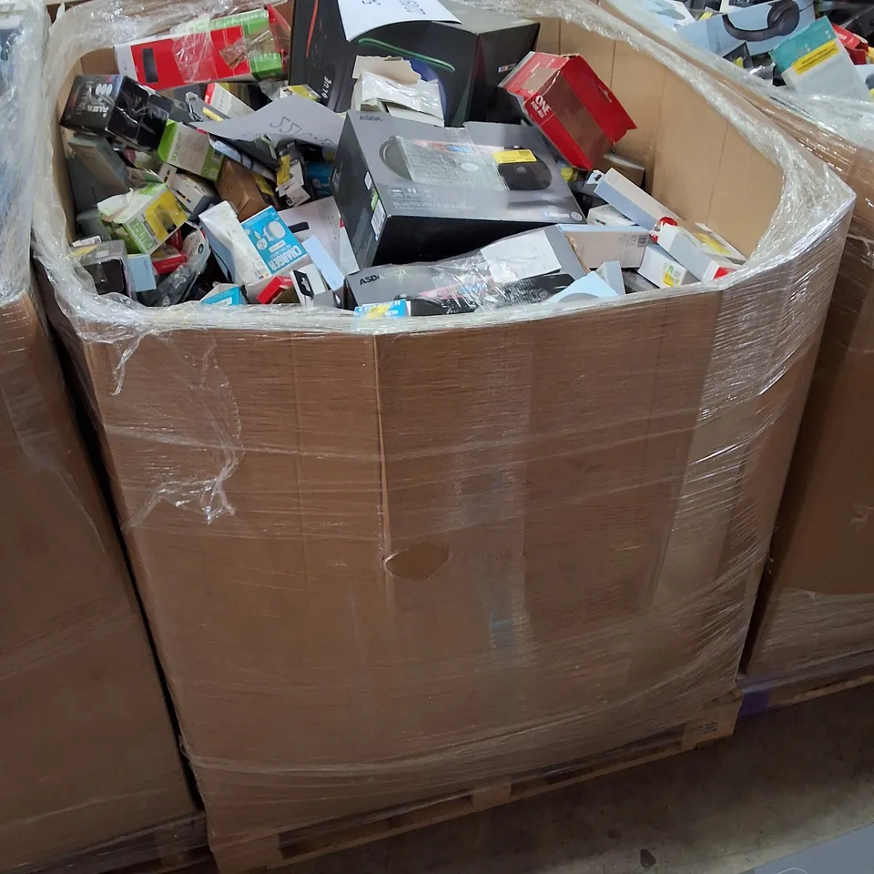 PALLET CONTAINING ASSORTED ELECTRICAL RETURNS INCLUDING BLUETOOTH PARTY SPEAKER, 25W COMPACT SOUNDBAR, WIRELESS KEYBOARD AND MOUSE SET, HEADPHONES & GAMING SPEAKERS