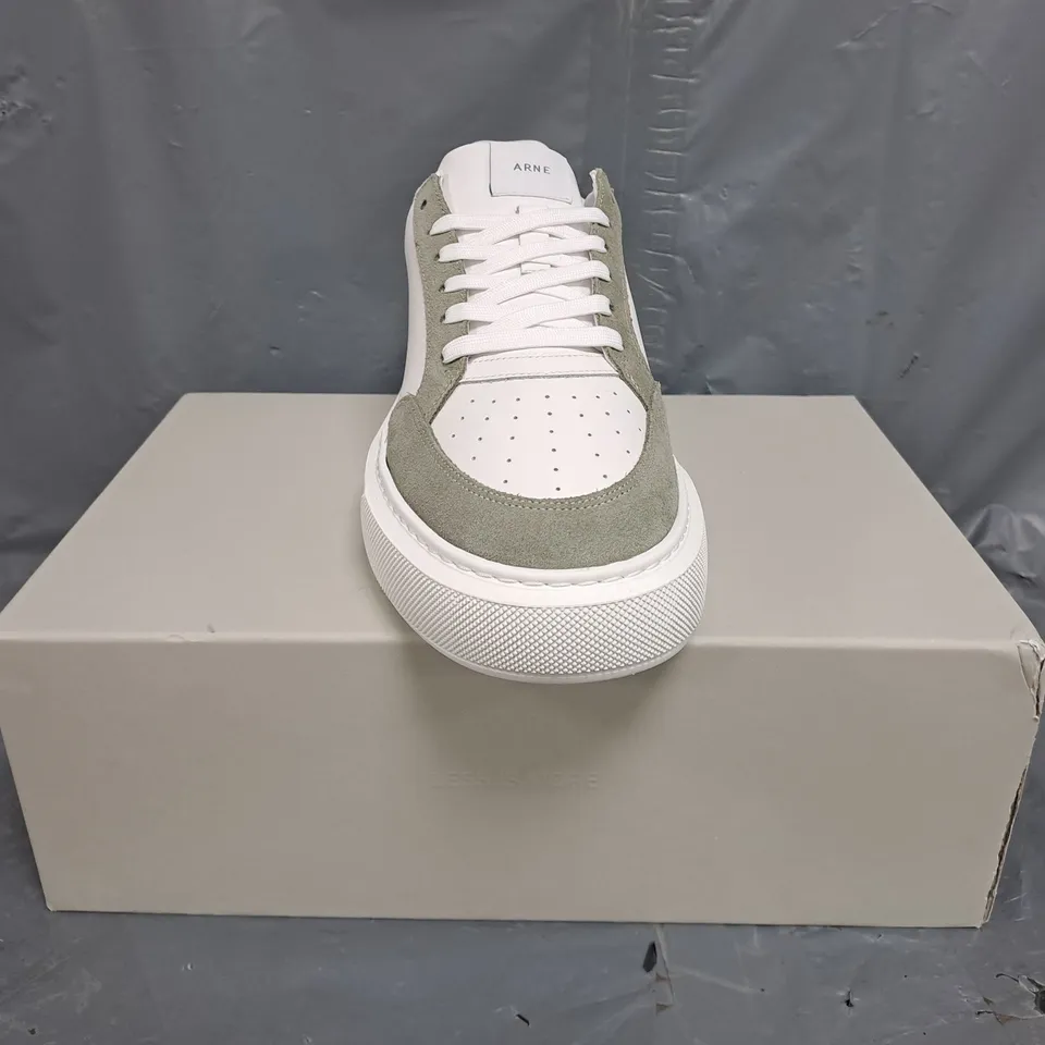 BOXED PAIR OF ARNE SHOES IN WHITE/SAGE SIZE UK 10.5