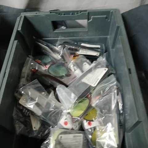 APPROXIMATELY 30 ASSORTED SUNGLASSES 