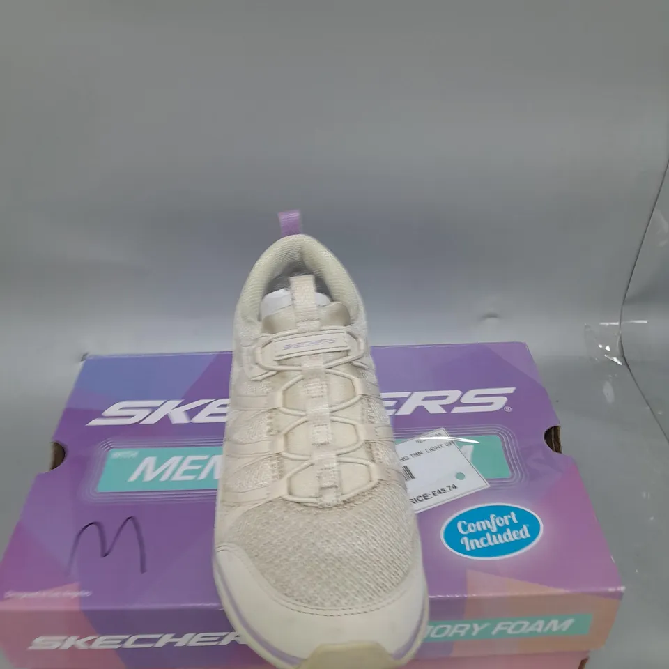 SKECHERS GRATIS STRETCH FIT TRAINERS - LIGHT GREY - SIZE 5