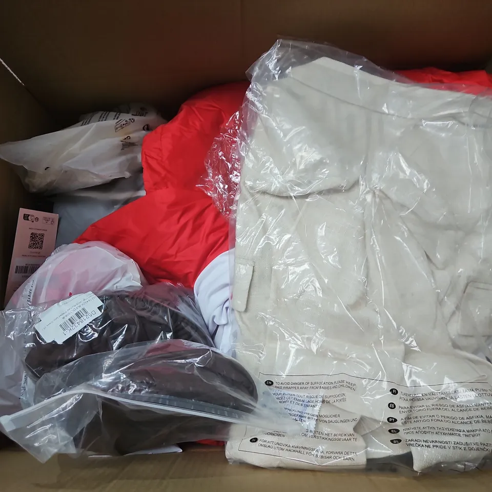APPROXIMATELY 25 ASSORTED CLOTHING AND FASHION PRODUCTS IN VARIOUS STYLES AND SIZES - COLLECTION ONLY