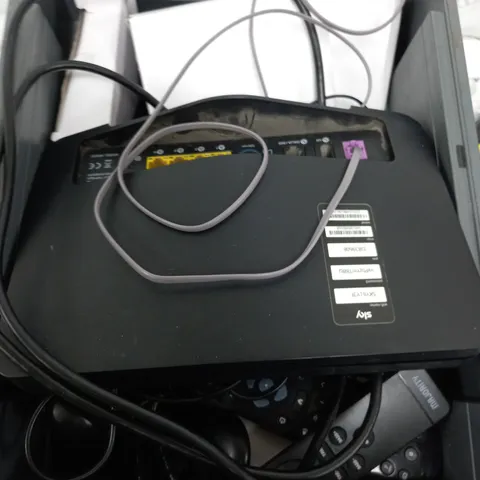 BOX OF APPROXIMATELY 10 ASSORTED ITEMS TO INCLUDE - HDMI, SKY BOX, REMOTE ETC