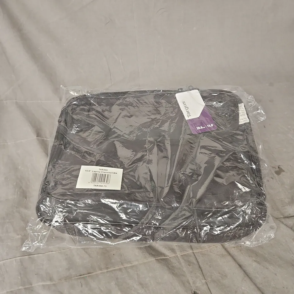 TARGUS 15.6" LAPTOP CLAMSHELL BAG IN BLACK