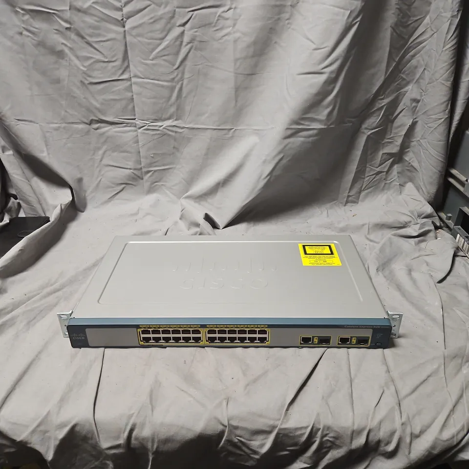 CISCO CATALYST EXPRESS 520 SERIES SWITCH – 24-PORT ETHERNET, RACK-MOUNTABLE