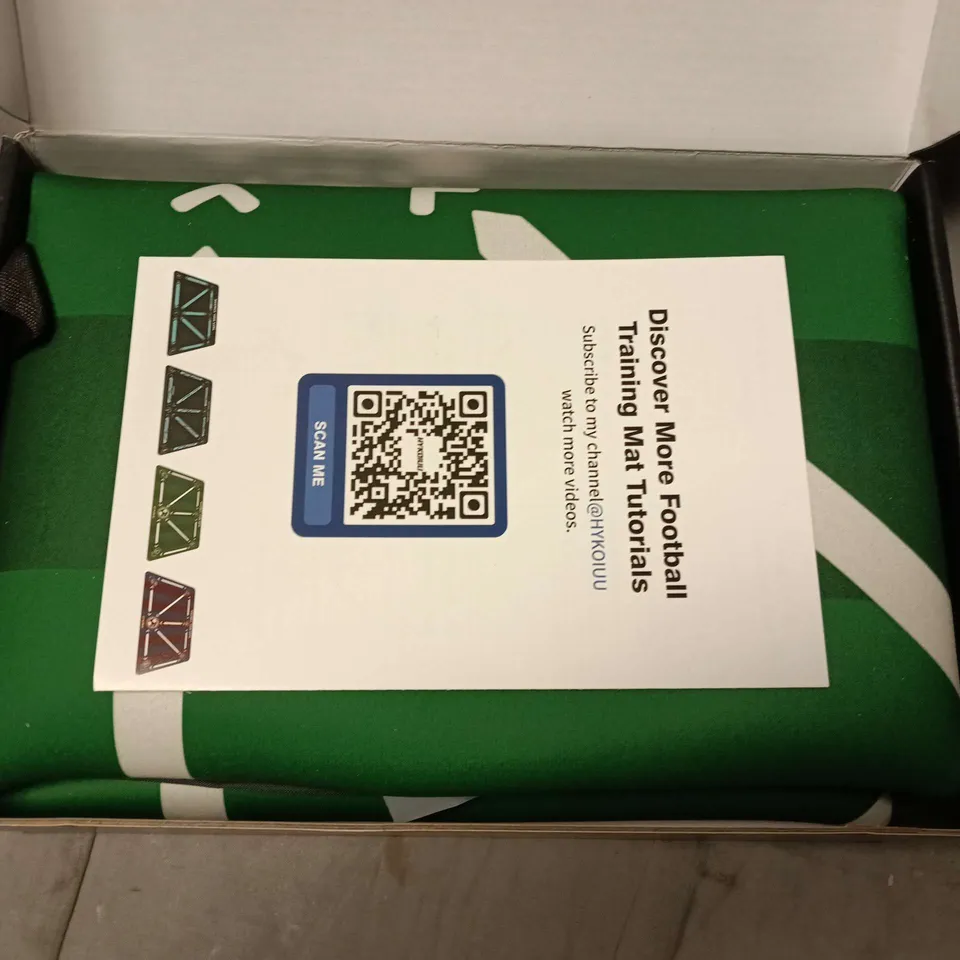 BOXED HYKOIUU FOOTBALL TRAINING MAT