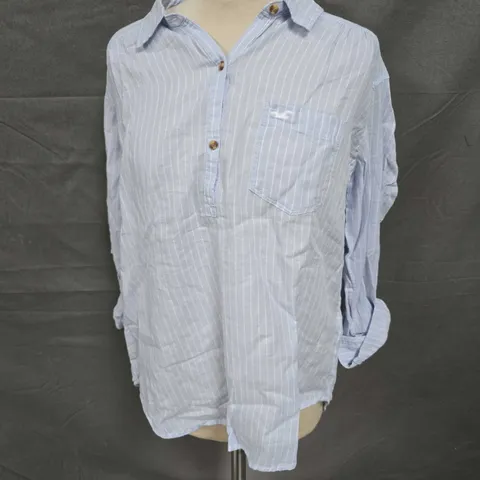 HOLLISTER 1/2 BUTTON POCKET LONG SLEEVE TOP IN BLUE STRIPE SIZE L