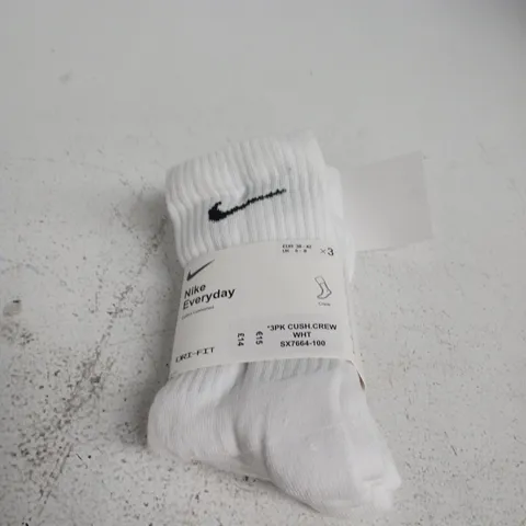 NIKE EVERYDAY CREW SOCKS – WHITE, UK 5-8 (EUR 38-42), PACK OF 3