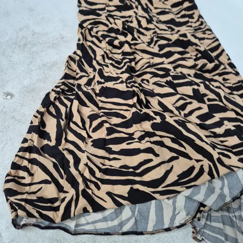 NEW LOOK WOMEN'S TIGER-PRINT DRESS β ELASTICATED WAIST, UK 18 (EU 46, US 14) β MADE IN MOROCCO