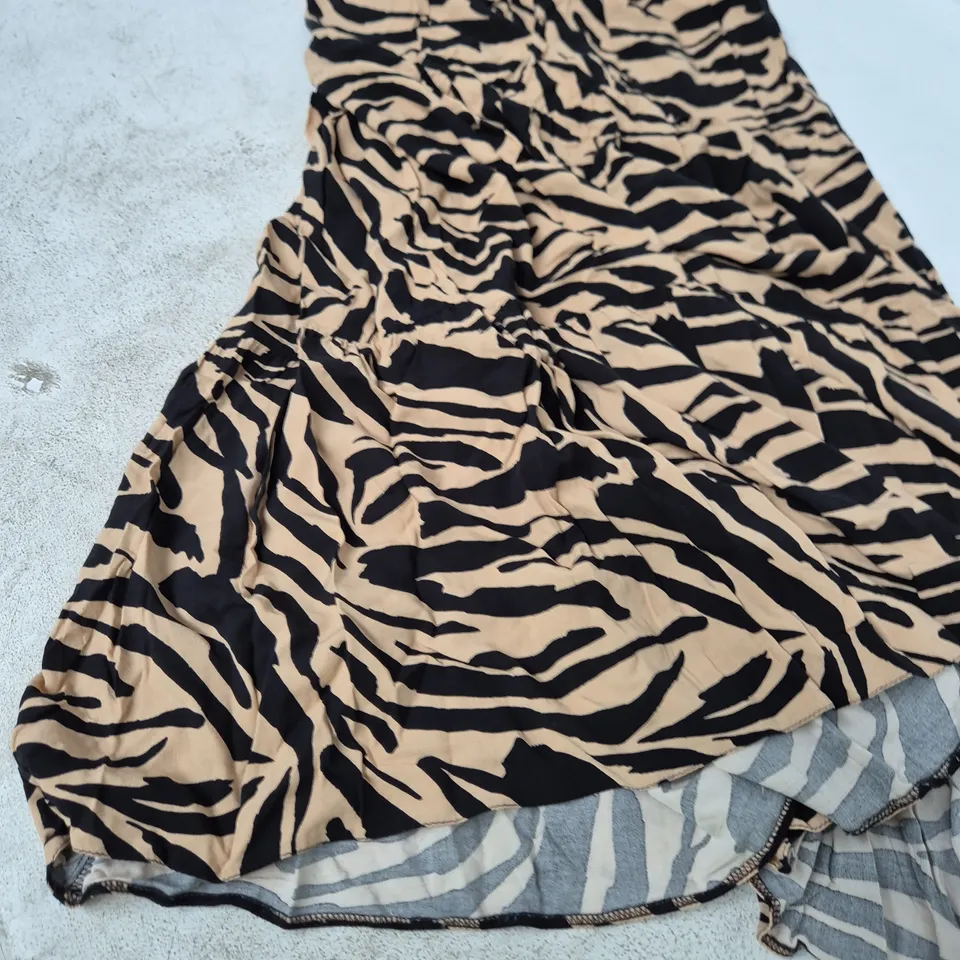 NEW LOOK WOMEN'S TIGER-PRINT DRESS – ELASTICATED WAIST, UK 18 (EU 46, US 14) – MADE IN MOROCCO