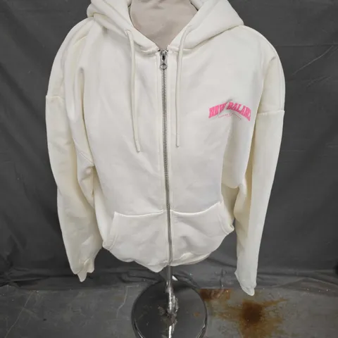 NEW BALANCE HOODED ZIP UP JACKET IN CREAM/PINK SIZE M