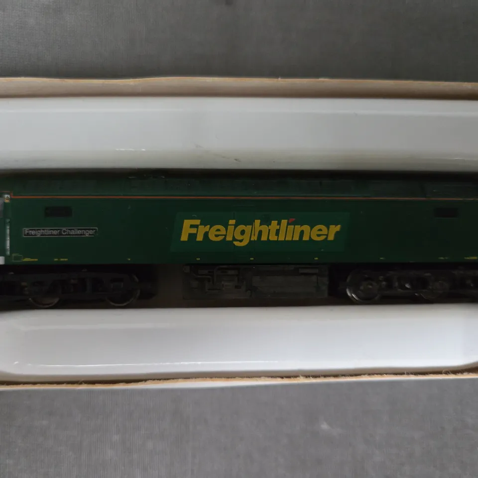 GRAHAM FARISH MINIATURE FREIGHTLINER TRAIN MODEL