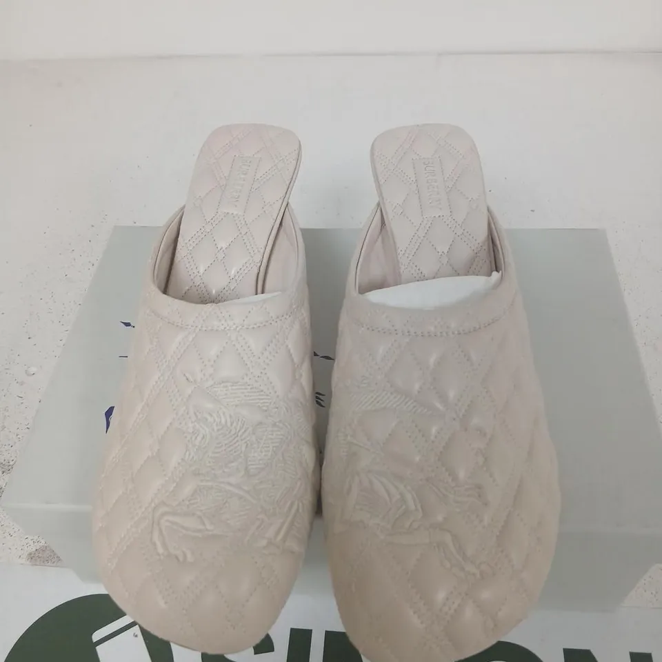 BURBERRY BEIGE QUILTED LEATHER MULES – UK 7 (EUR 40)