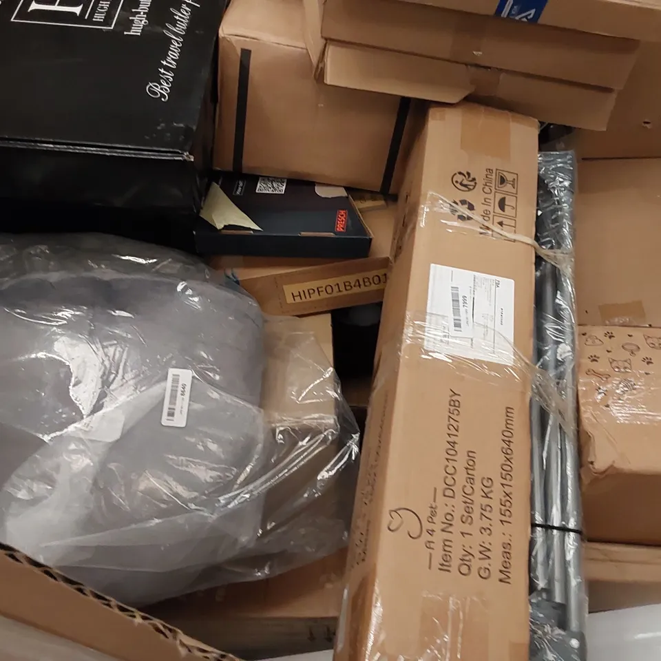 PALLET OF ASSORTED ITEMS INCLUDING: CARPET CLEANER MACHINE, ROTARY DEHUMIDIFIER, 6L FRUIT PRESS, SUITCASE, HIGH CHAIR