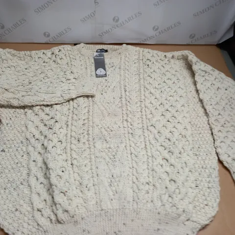 LOT OF 10 AS NEW PURE NEW WOOL JUMPERS - ALL L