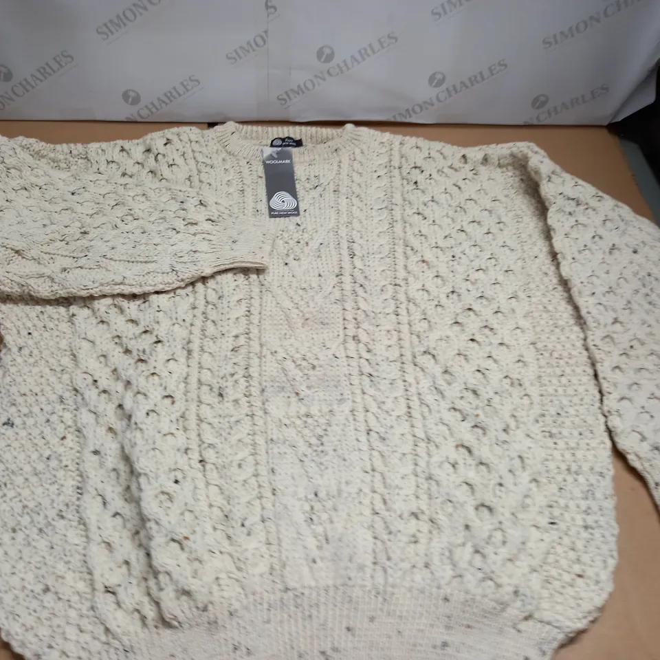 LOT OF 10 AS NEW PURE NEW WOOL JUMPERS - ALL L