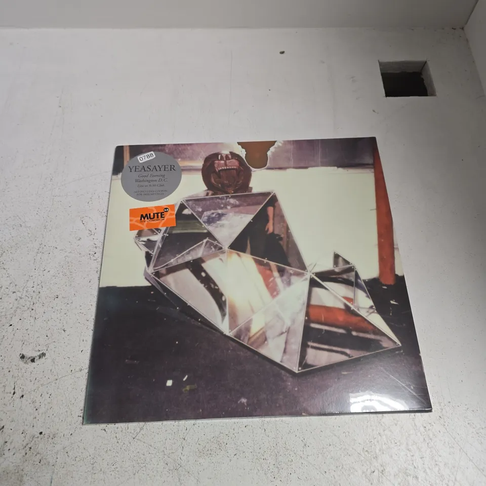 YEASAYER – LIVE AT THE 9:30 CLUB, WASHINGTON, DC (NOV 2012) – VINYL LP 