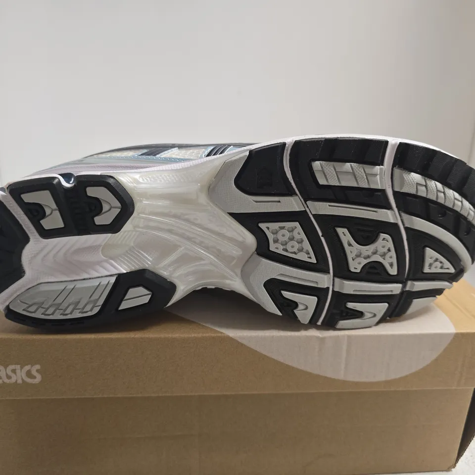 BOXED PAIR OF ASICS GEL-KAYANO 14 RUNNING SHOES – UK 11 (US 12)