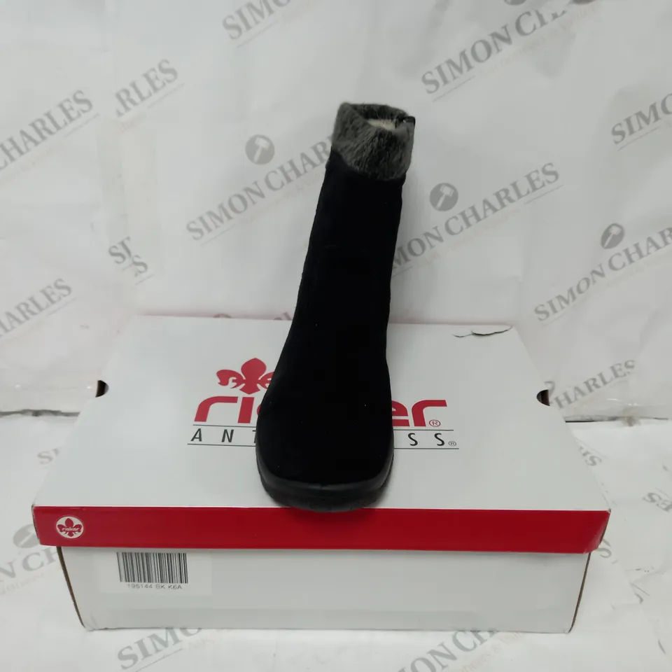 BOXED RIEKER ANTISTRESS BLACK WATER RESISTANT ANKLE BOOT - SIZE 6 1/2