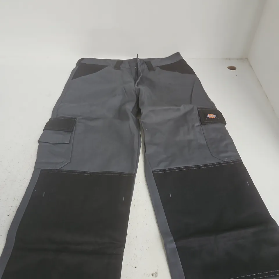 DICKIES EVERYDAY CVC TROUSERS – UK 30R