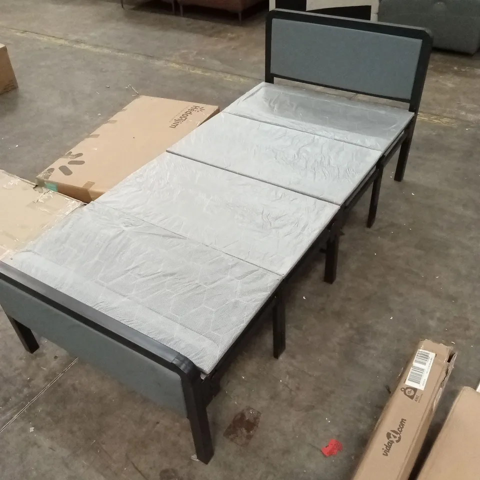 PALLET TO CONTAIN A LARGE QUANTITY OF FOLDABLE BEDS