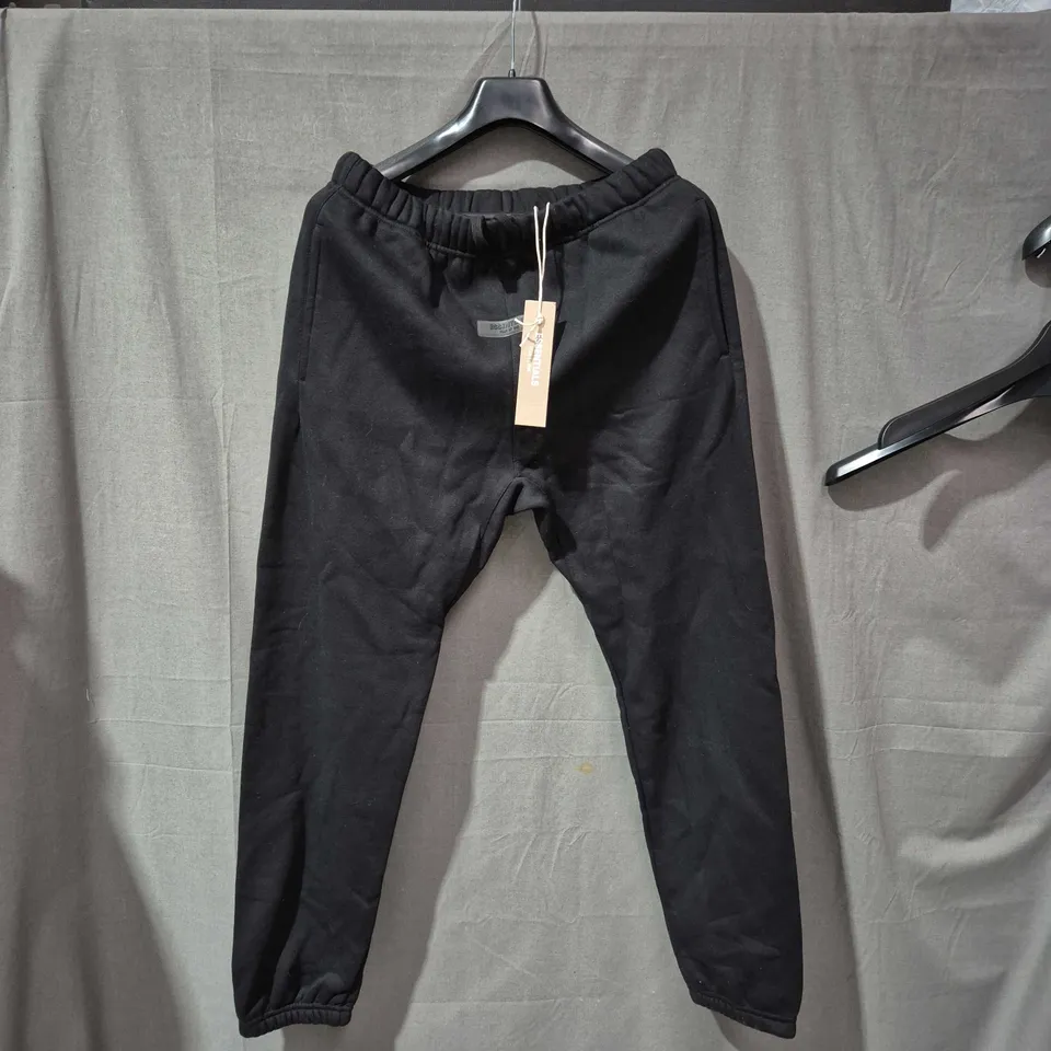 FEAR OF GOD ESSENTIALS SWEATPANTS – BLACK, SIZE S
