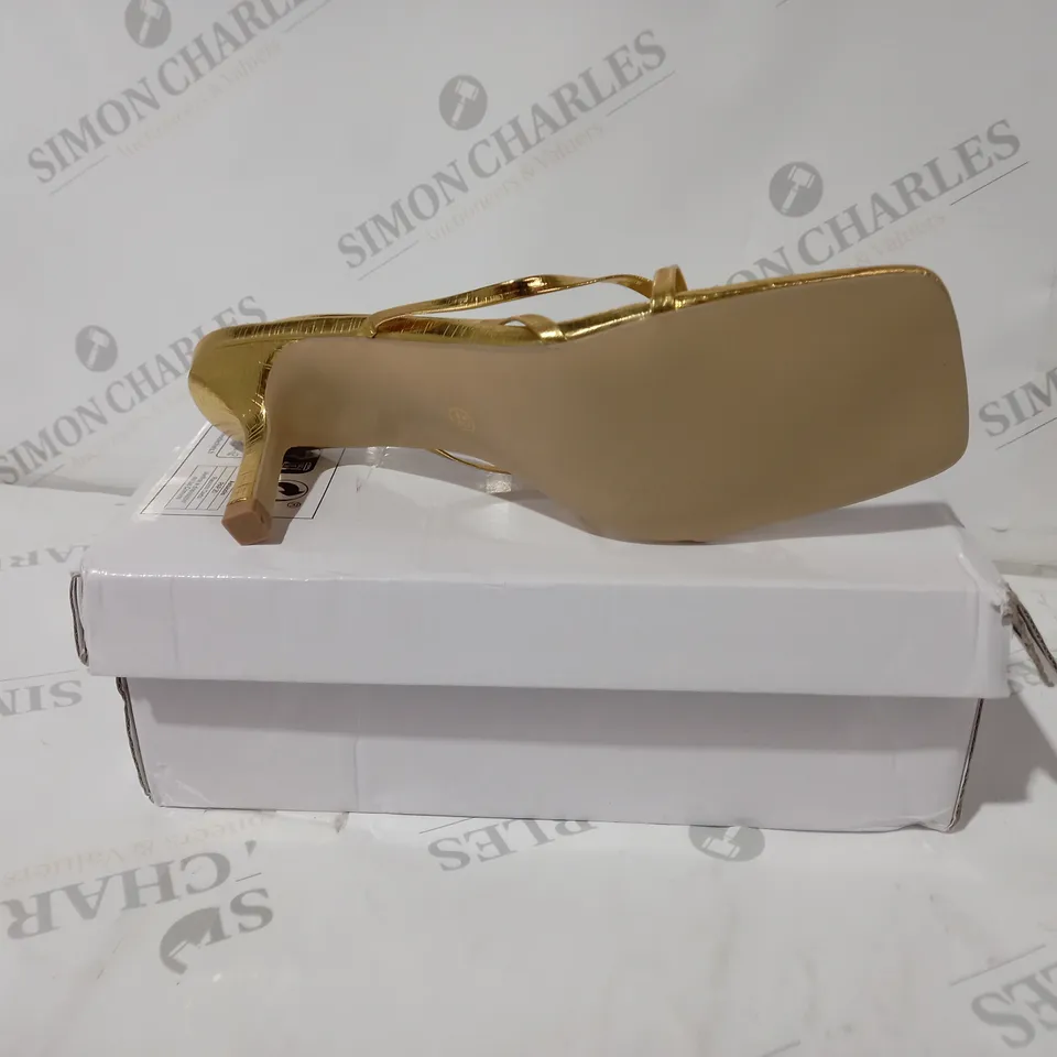 GOLD HEELS SIZE 42
