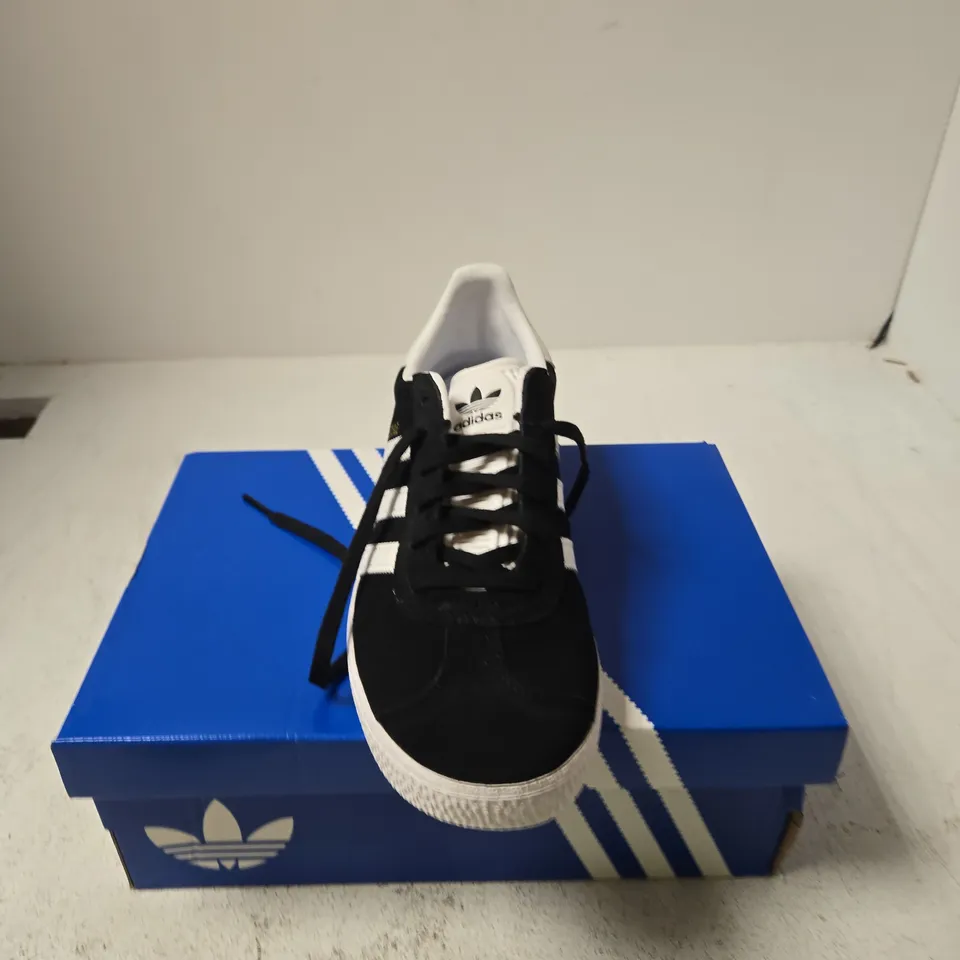ADIDAS GAZELLE J TRAINERS – BLACK SUEDE WITH WHITE STRIPES, UK 5.5
