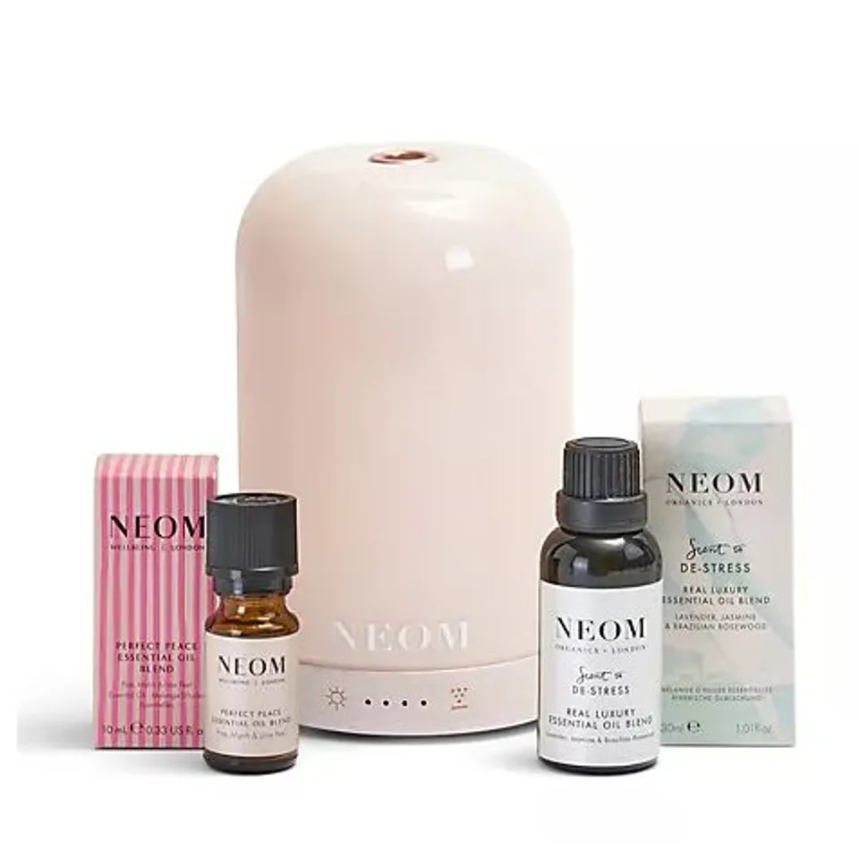 NEOM WELLBEING POD BUNDLE WITH ESSENTIAL OILS