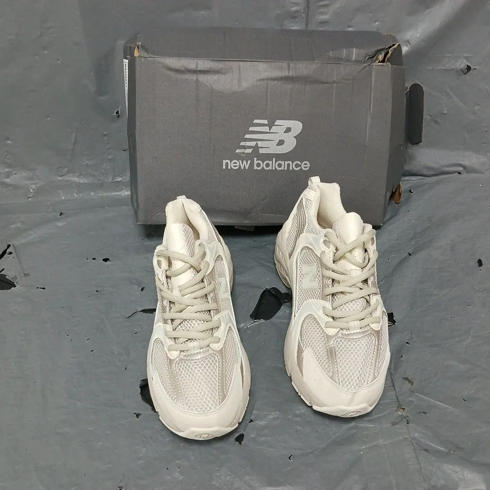 BOXED PAIR OF NEW BALANCE 530 RUNNING BEIGE UK 6.5 
