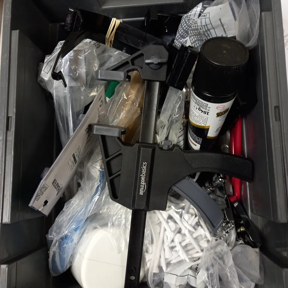 LOT OF APPROX 20 HOUSEHOLD ITEMS TO INCLUDE BEER KIT, HAIR CLIPPERS AND 2023 DIARY