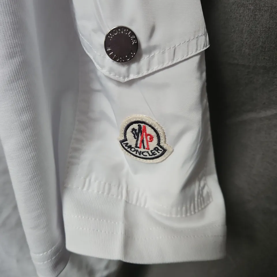 MONCLER HEAVYWEIGHT TSHIRT IN WHITE SIZE L