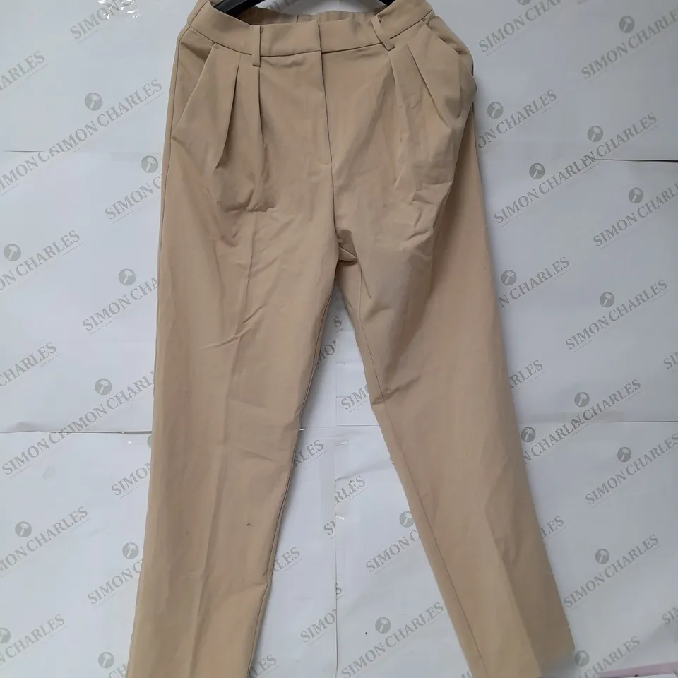 H&M PLEATED TROUSER WITH ELASTICATED WAISTBAND IN BEIGE SIZE 10